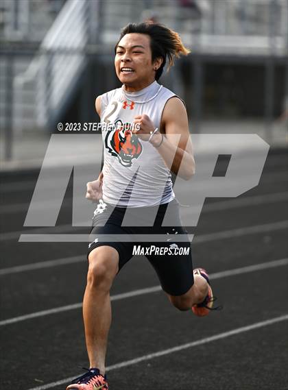 Thumbnail 1 in IHSA Class 3A Sectional Meet photogallery.