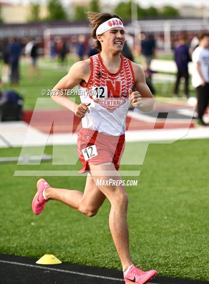 Thumbnail 1 in IHSA Class 3A Sectional Meet photogallery.