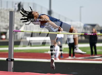 Thumbnail 1 in IHSA Class 3A Sectional Meet photogallery.