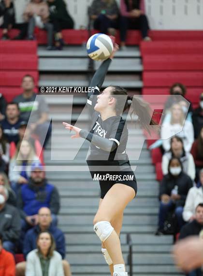 Thumbnail 1 in Dakota vs. Troy (MHSAA Regional Final) photogallery.