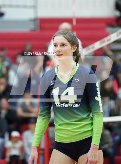 Thumbnail 2 in Dakota vs. Troy (MHSAA Regional Final) photogallery.