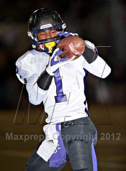 Thumbnail 3 in Vista Murrieta vs. Rancho Cucamonga (CIF SS Semifinal) photogallery.