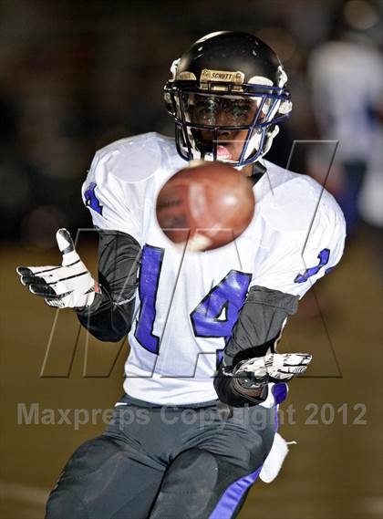 Thumbnail 1 in Vista Murrieta vs. Rancho Cucamonga (CIF SS Semifinal) photogallery.