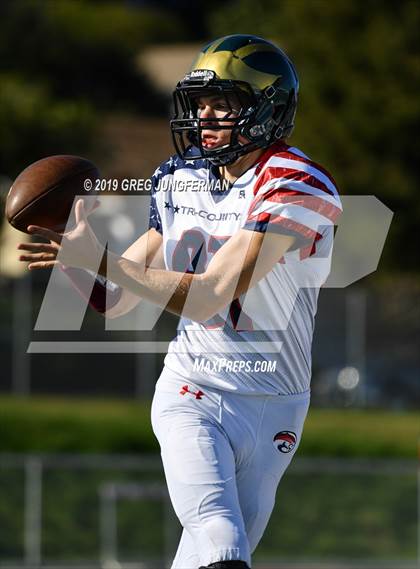 Thumbnail 2 in Tri-County All-Star Game photogallery.
