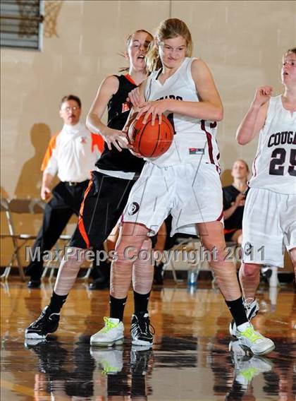 Thumbnail 2 in Hanover vs Lancaster Country Day photogallery.