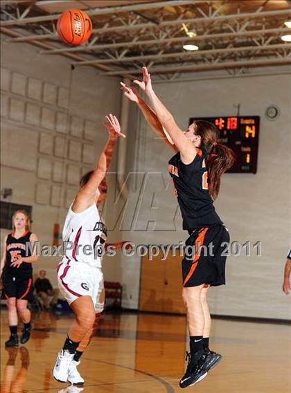 Thumbnail 3 in Hanover vs Lancaster Country Day photogallery.