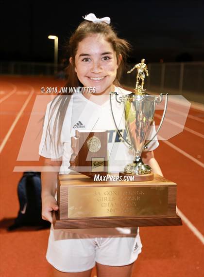 Thumbnail 2 in Casteel vs. Yuma Catholic (AIA 3A Final - Awards Photos) photogallery.