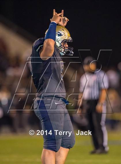 Thumbnail 1 in St. John Bosco vs. Long Beach Poly photogallery.