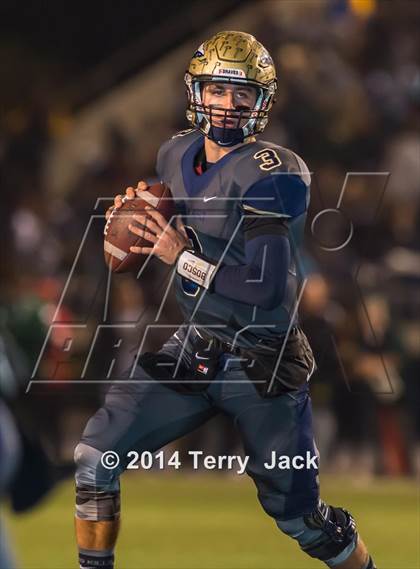 Thumbnail 2 in St. John Bosco vs. Long Beach Poly photogallery.
