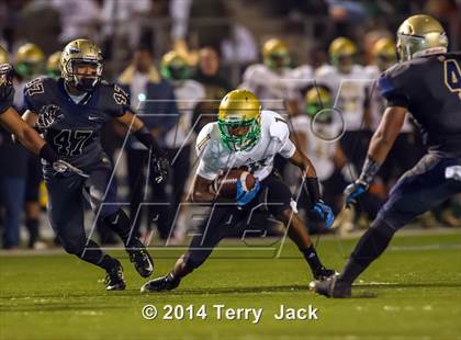 Thumbnail 2 in St. John Bosco vs. Long Beach Poly photogallery.