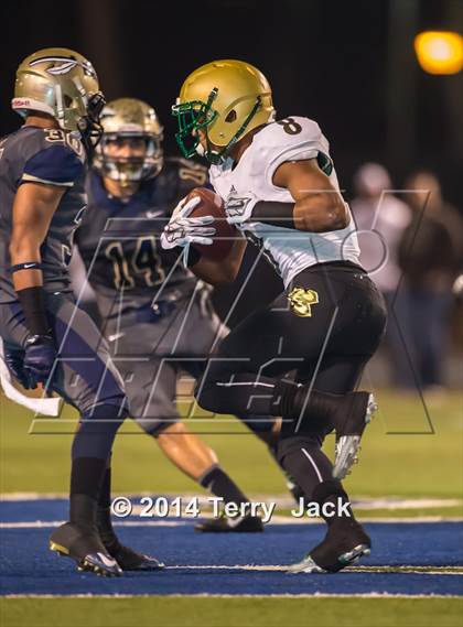Thumbnail 1 in St. John Bosco vs. Long Beach Poly photogallery.