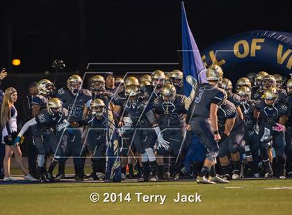 Thumbnail 1 in St. John Bosco vs. Long Beach Poly photogallery.