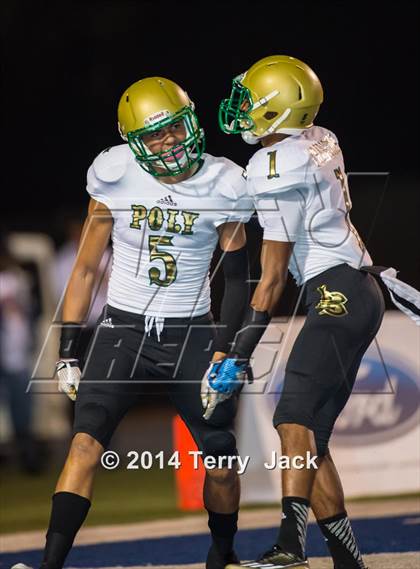 Thumbnail 1 in St. John Bosco vs. Long Beach Poly photogallery.