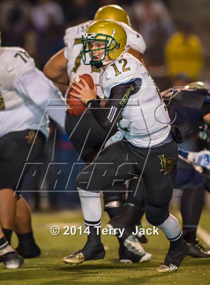 Thumbnail 2 in St. John Bosco vs. Long Beach Poly photogallery.