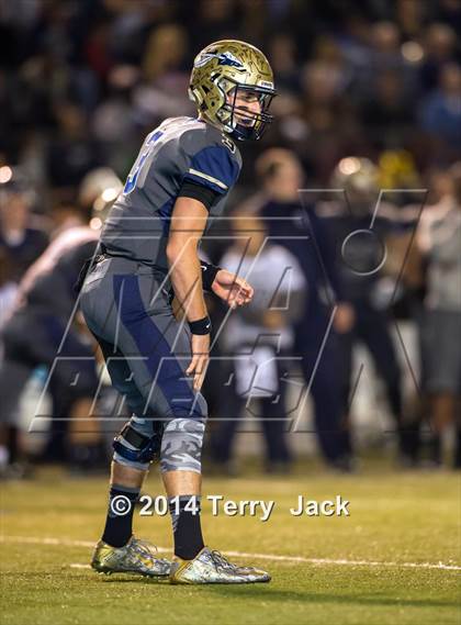 Thumbnail 1 in St. John Bosco vs. Long Beach Poly photogallery.