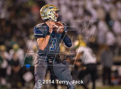 Thumbnail 3 in St. John Bosco vs. Long Beach Poly photogallery.