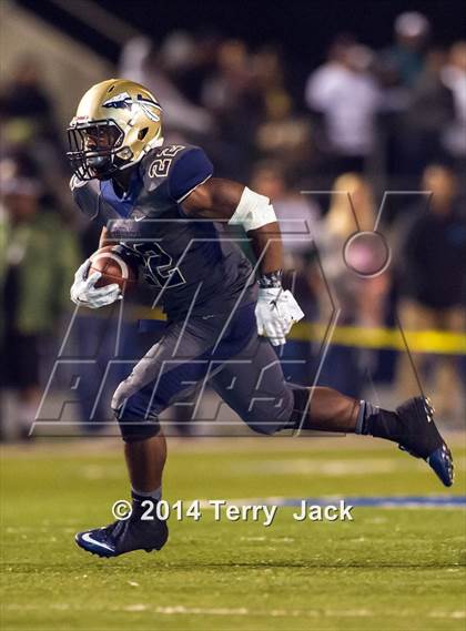 Thumbnail 1 in St. John Bosco vs. Long Beach Poly photogallery.