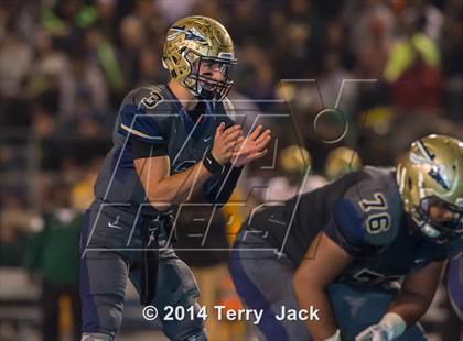 Thumbnail 3 in St. John Bosco vs. Long Beach Poly photogallery.