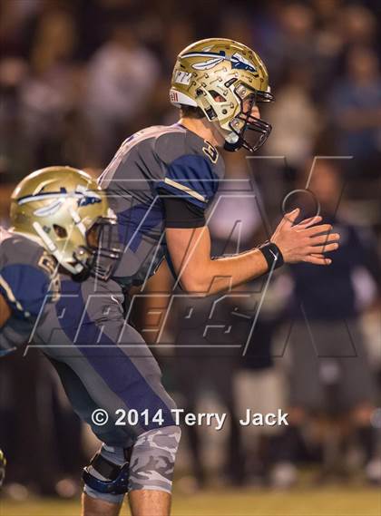 Thumbnail 1 in St. John Bosco vs. Long Beach Poly photogallery.