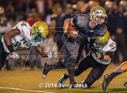 Thumbnail 2 in St. John Bosco vs. Long Beach Poly photogallery.