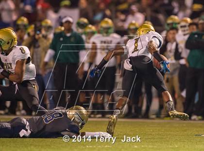 Thumbnail 1 in St. John Bosco vs. Long Beach Poly photogallery.