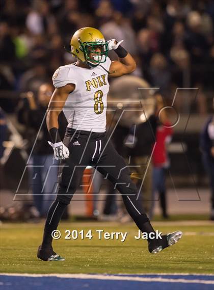 Thumbnail 1 in St. John Bosco vs. Long Beach Poly photogallery.