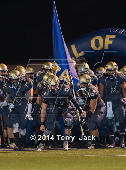 Thumbnail 1 in St. John Bosco vs. Long Beach Poly photogallery.