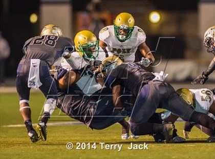 Thumbnail 1 in St. John Bosco vs. Long Beach Poly photogallery.
