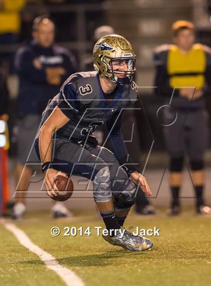 Thumbnail 2 in St. John Bosco vs. Long Beach Poly photogallery.