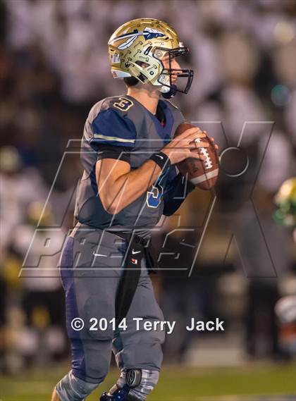 Thumbnail 2 in St. John Bosco vs. Long Beach Poly photogallery.