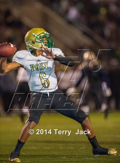 Thumbnail 2 in St. John Bosco vs. Long Beach Poly photogallery.