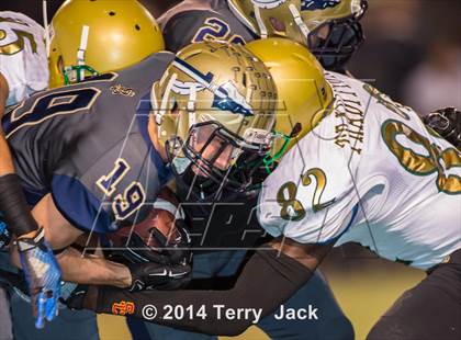 Thumbnail 3 in St. John Bosco vs. Long Beach Poly photogallery.