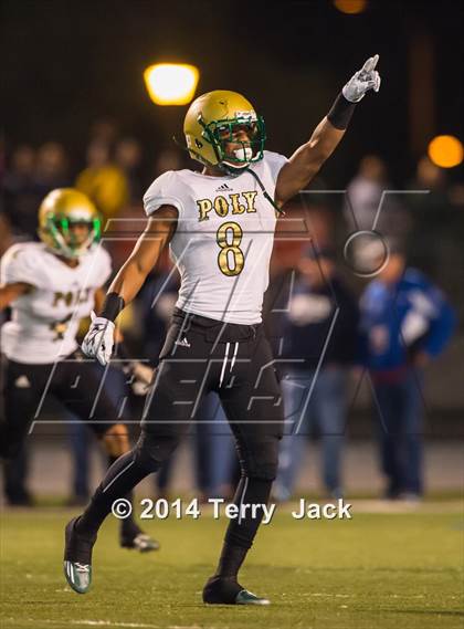 Thumbnail 1 in St. John Bosco vs. Long Beach Poly photogallery.