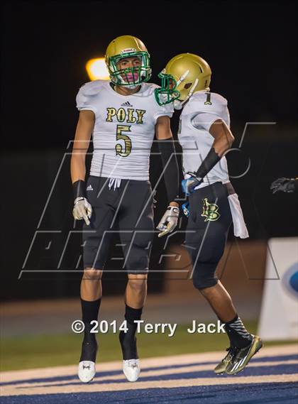Thumbnail 2 in St. John Bosco vs. Long Beach Poly photogallery.