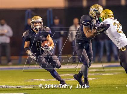 Thumbnail 1 in St. John Bosco vs. Long Beach Poly photogallery.