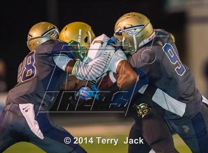 Thumbnail 1 in St. John Bosco vs. Long Beach Poly photogallery.