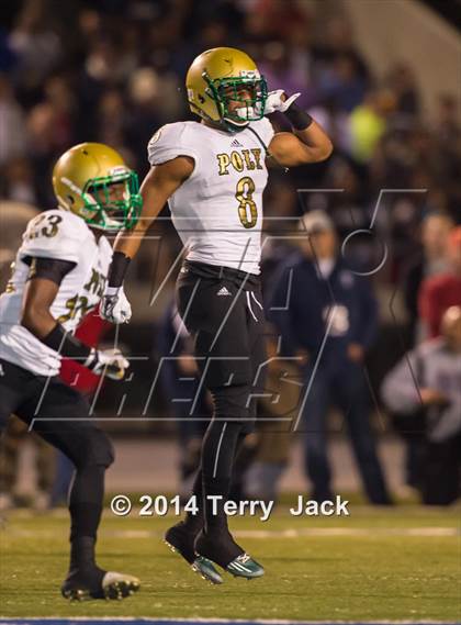 Thumbnail 2 in St. John Bosco vs. Long Beach Poly photogallery.