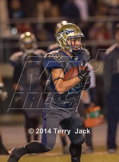 Thumbnail 1 in St. John Bosco vs. Long Beach Poly photogallery.
