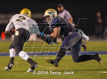 Thumbnail 3 in St. John Bosco vs. Long Beach Poly photogallery.