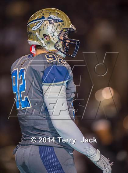 Thumbnail 1 in St. John Bosco vs. Long Beach Poly photogallery.