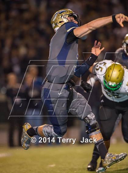 Thumbnail 2 in St. John Bosco vs. Long Beach Poly photogallery.