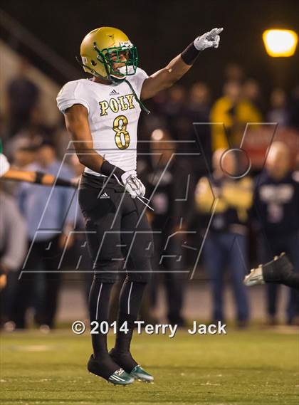 Thumbnail 2 in St. John Bosco vs. Long Beach Poly photogallery.