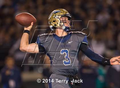 Thumbnail 1 in St. John Bosco vs. Long Beach Poly photogallery.