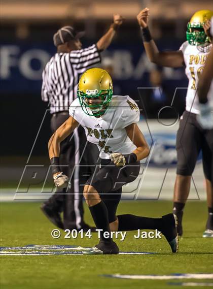 Thumbnail 3 in St. John Bosco vs. Long Beach Poly photogallery.