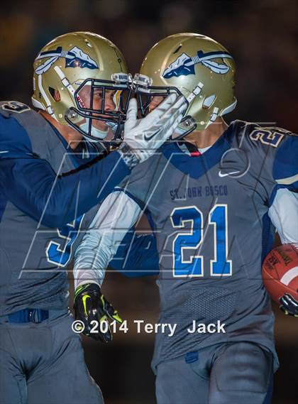Thumbnail 2 in St. John Bosco vs. Long Beach Poly photogallery.