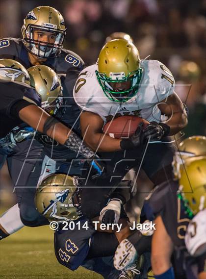 Thumbnail 1 in St. John Bosco vs. Long Beach Poly photogallery.