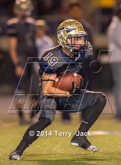 Thumbnail 2 in St. John Bosco vs. Long Beach Poly photogallery.