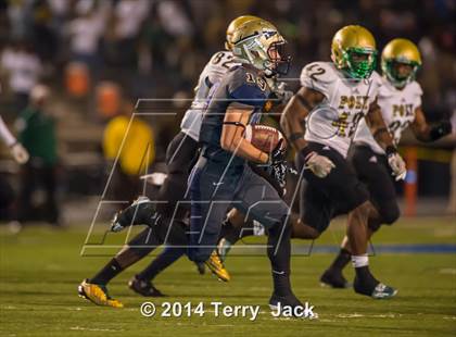 Thumbnail 1 in St. John Bosco vs. Long Beach Poly photogallery.