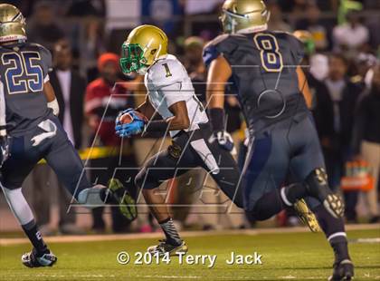 Thumbnail 2 in St. John Bosco vs. Long Beach Poly photogallery.