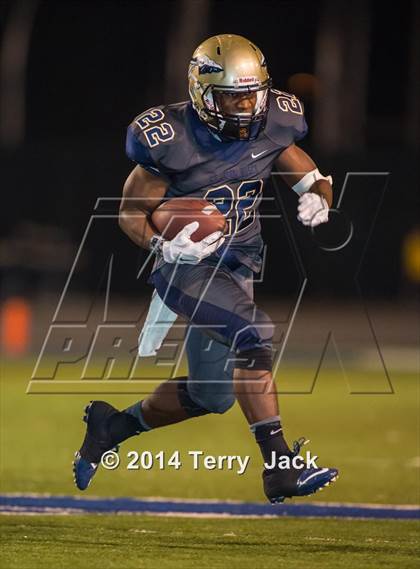 Thumbnail 1 in St. John Bosco vs. Long Beach Poly photogallery.